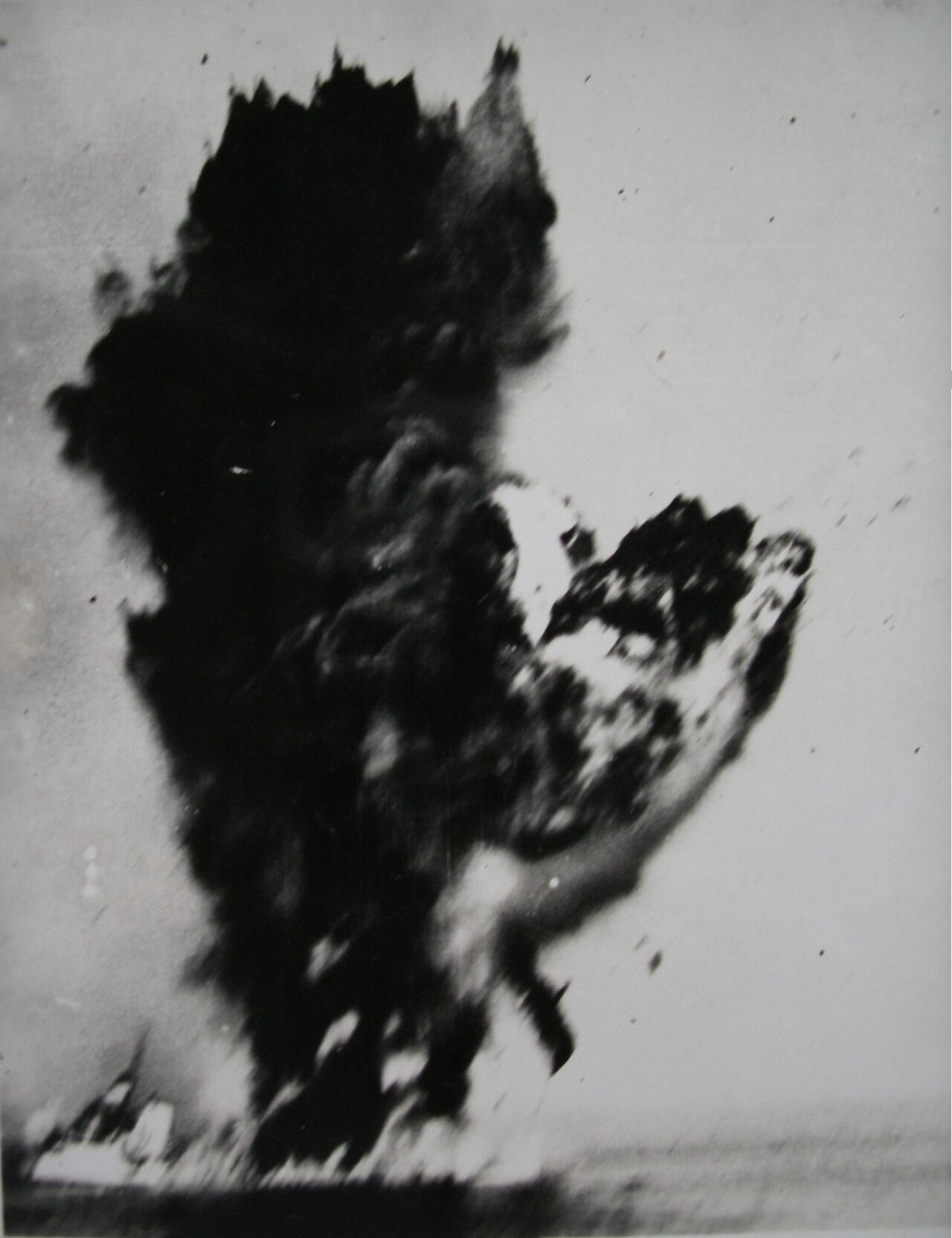 RN Artigliere destroyed.jpg